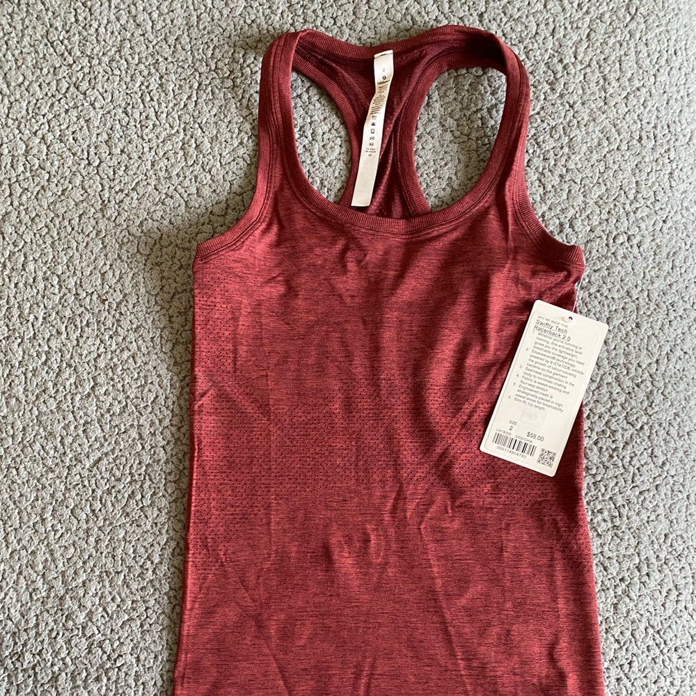 Lululemon Swiftly Tech